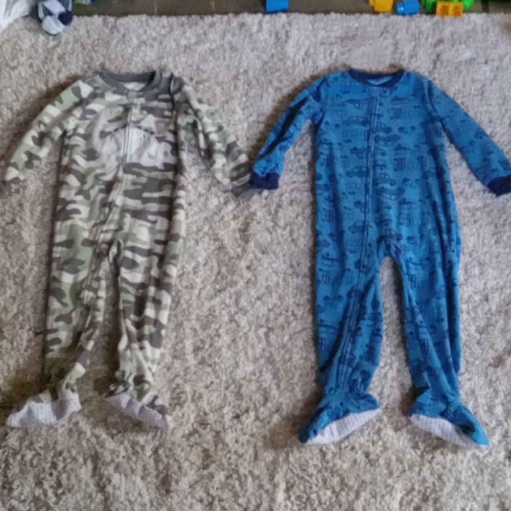 Toddler boys footsie pajamas